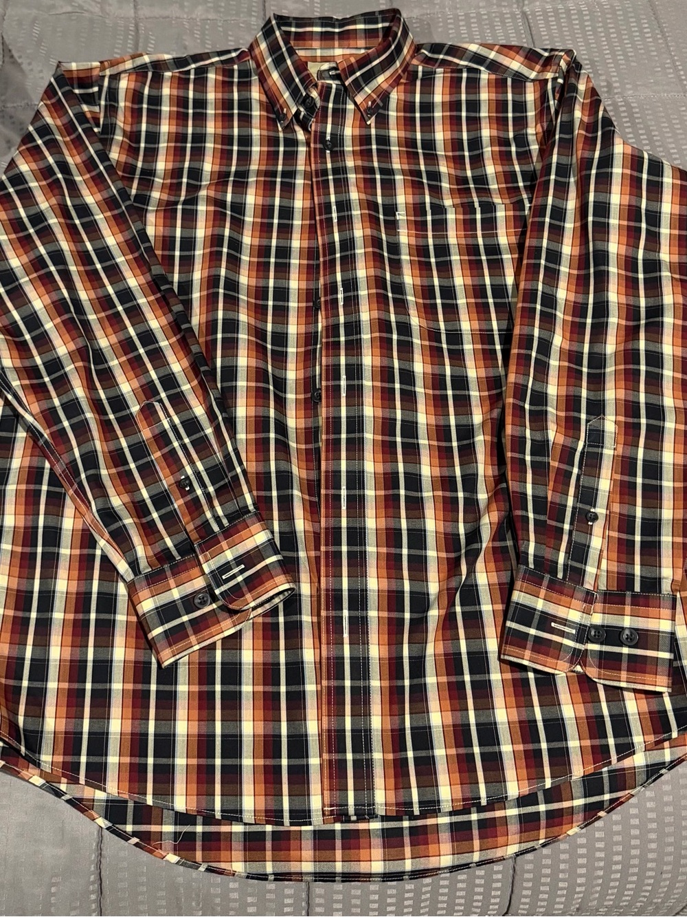 Men's Large Cabela’s Plaid Button-Down Shirt in Black, Burgundy & Cream